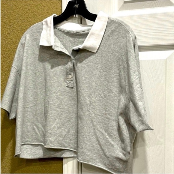 Gray Collared  Top Sunnyside Crop Top With Woven
NWT Heather Grey - size M - Picture 2 of 5